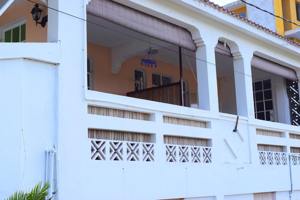 Mauri Holidays 'Budgeted Apartment' La Gaulette Ruang foto