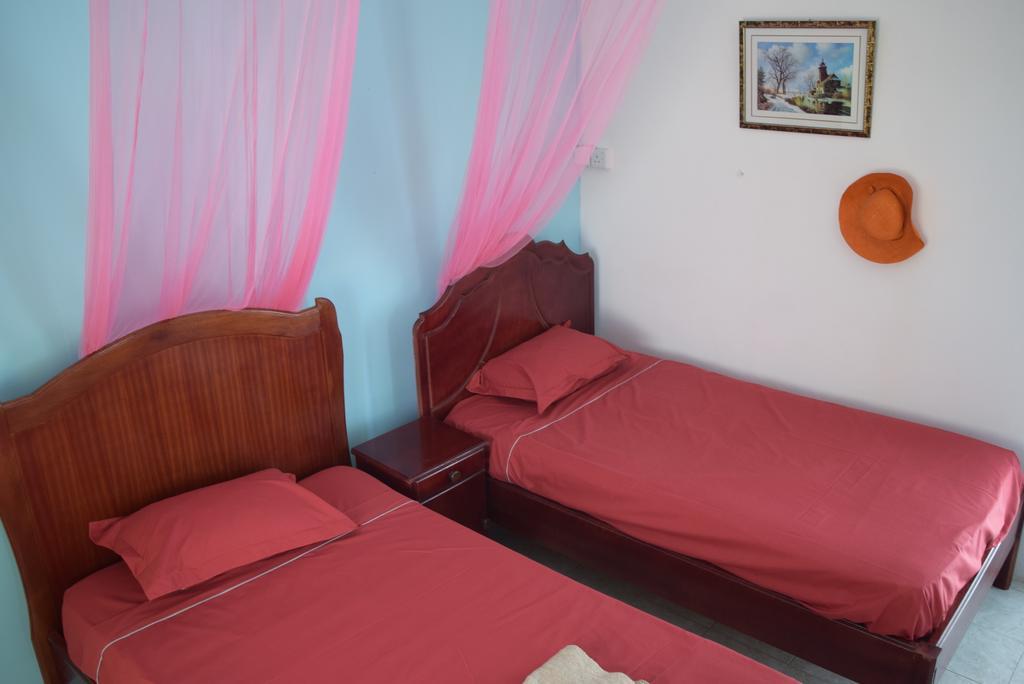 Mauri Holidays 'Budgeted Apartment' La Gaulette Ruang foto