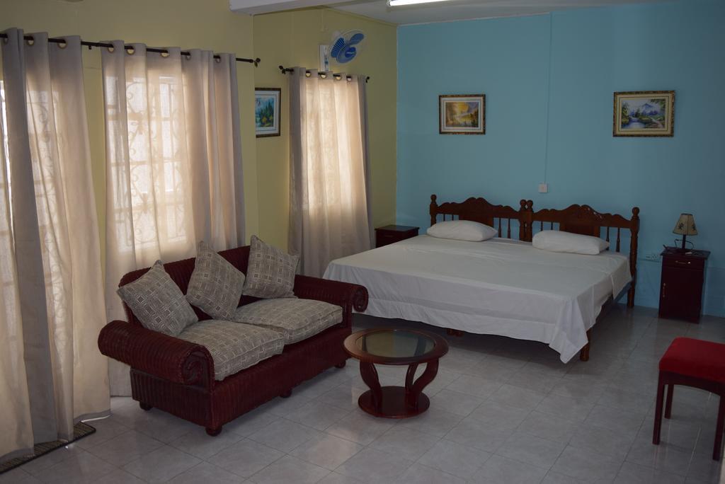 Mauri Holidays 'Budgeted Apartment' La Gaulette Ruang foto